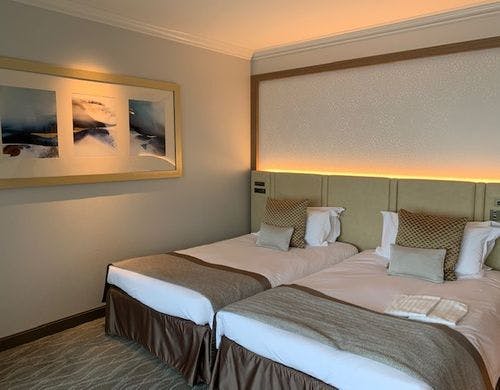 横浜ロイヤルパークホテルの部屋～スカイリゾート　アトリエデラックスツイン　ベイブリッジビュー