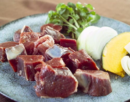 船山温泉の鹿肉は日本でも古くからなじみのある狩猟肉です。