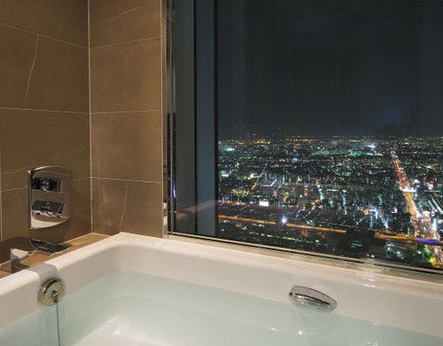 大阪マリオット都ホテルの部屋～プレミアムコーナーツイン　（ビューバス）　39～49階