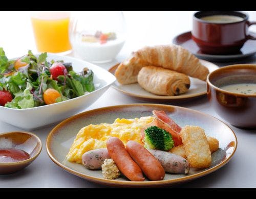 都シティ 大阪本町の中国料理と西洋料理のセットメニュー