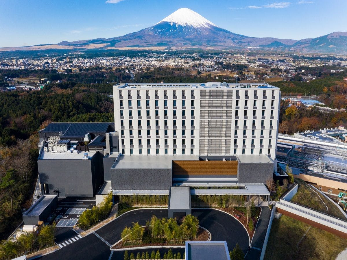 HOTEL CLADから望む富士山