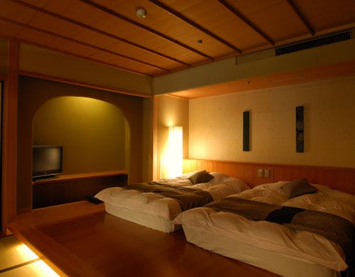 山翠楼 SANSUIROUの部屋～露天風呂付特別室（15畳＋洋間+ベッド130平米）桃山第