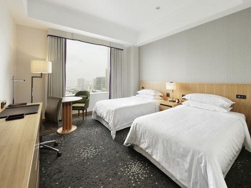 横浜ベイシェラトン ホテル＆タワーズの部屋～シェラトンクラブ・ツイン　34平米（24-27階）