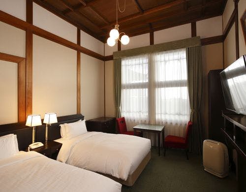 奈良ホテルの部屋～本館スタンダードツイン　タウンサイド【禁煙・21.8平米】