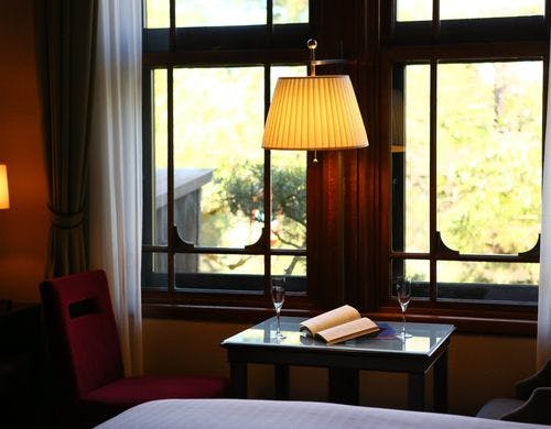 奈良ホテルの部屋～本館スタンダードツイン　タウンサイド【禁煙・21.8平米】