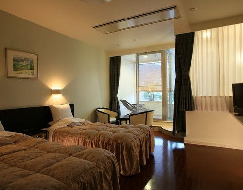 野沢グランドホテルの部屋～南向きの明るくモダンな洋室・スタンダードツイン（Eタイプ）