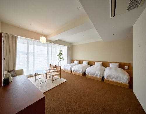 HOTEL LEPO CHAHALの部屋～4ベッドルーム