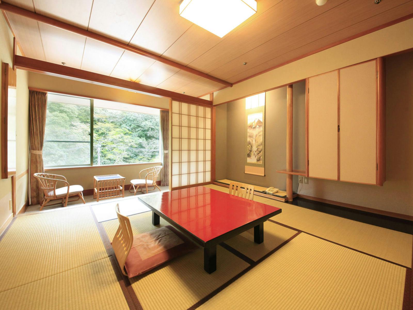 本館和室又は和洋室 37平米(喫煙/5階以下)