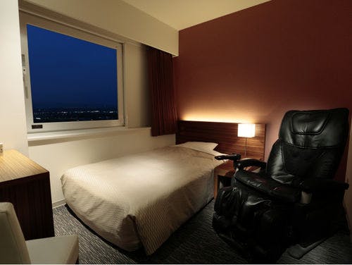 カンデオホテルズ菊陽熊本空港（CANDEO HOTELS）の部屋～セミダブル15平米（禁煙）最高級マッサージチェアを独り占め