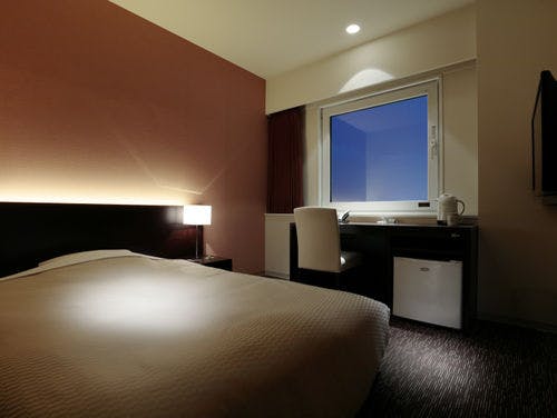カンデオホテルズ菊陽熊本空港（CANDEO HOTELS）の部屋～ダブル15平米（喫煙）ワイドデスク＆ちょっと広めのお部屋