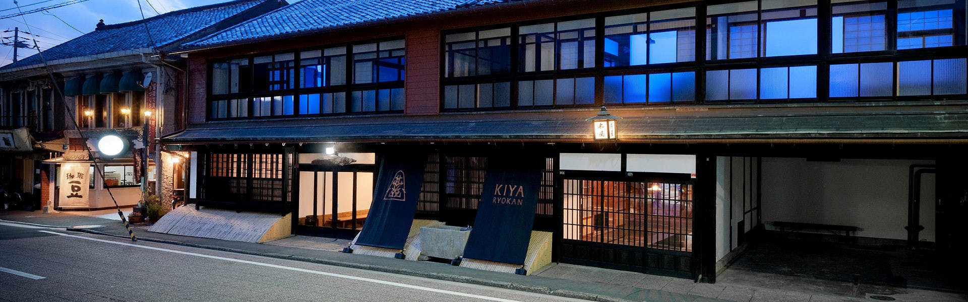 偉人たちに愛された伝説の旅館を再生